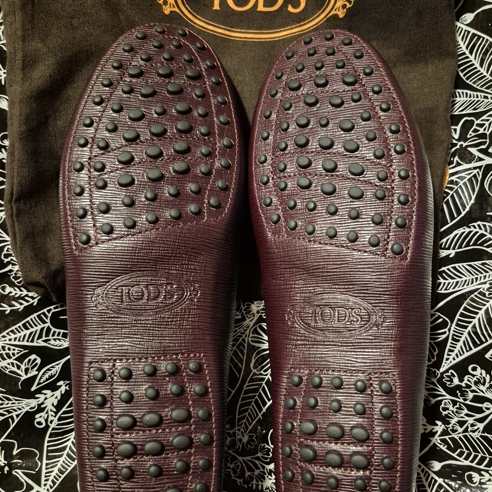 Tod's NWOT Dark Dark Brown Textured Loafers - Picture 3 of 6
